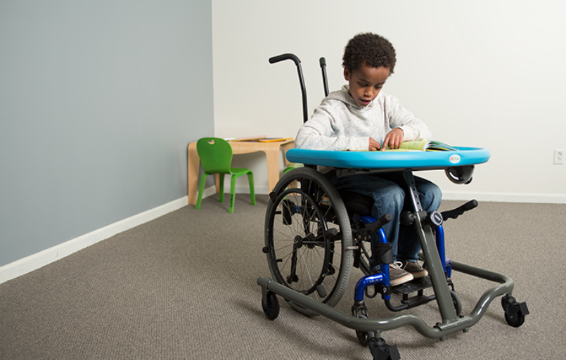 MAT Kindertisch Kinder mit Behinderung Glabal Carehab FiNiFuchs MAT Kindertisch Kinder mit Behinderung Glabal Carehab FiNiFuchs